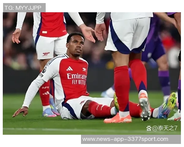 阿森纳前场定位球险情加布里埃尔头球击中横梁赖斯补射被挡